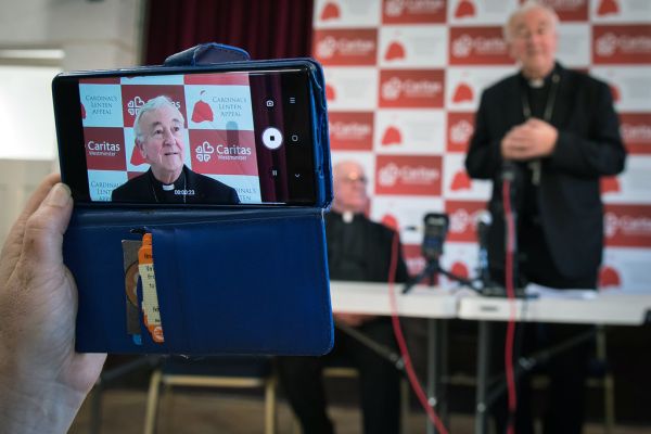 Cardinal Nichols launches Lenten Appeal on food poverty at Borehamwood Foodbank