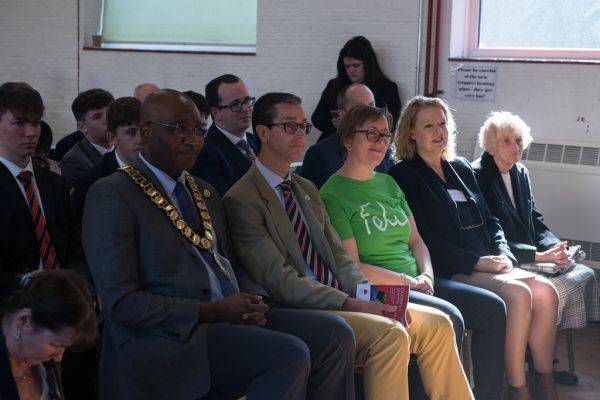 Cardinal Nichols launches Lenten Appeal on food poverty at Borehamwood Foodbank