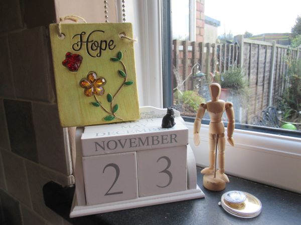 Thursday, 23rd, The wind outside still rattling the gate IMG_9574