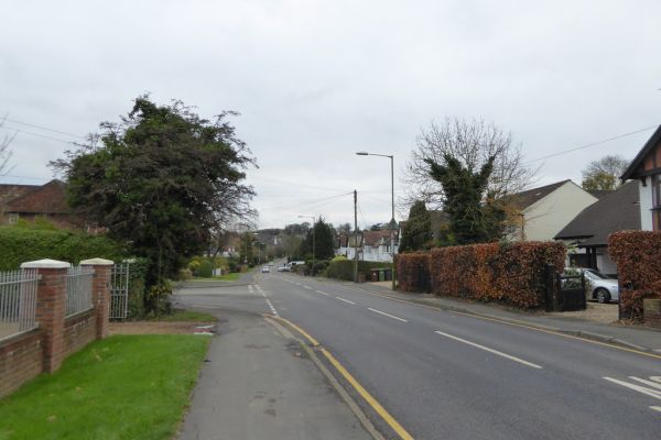 More tedious road walking in Borehamwood
