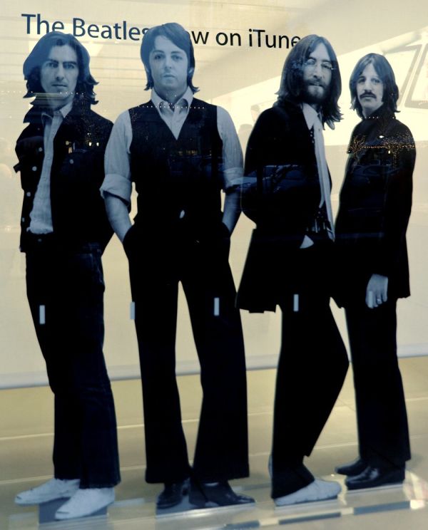 The Beatles now on iTunes, Apple Store, random shopping, before Christmas, University Village, Seattle, Washington, USA