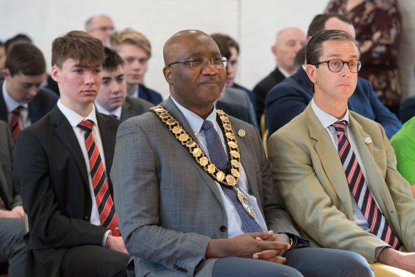 Cardinal Nichols launches Lenten Appeal on food poverty at Borehamwood Foodbank