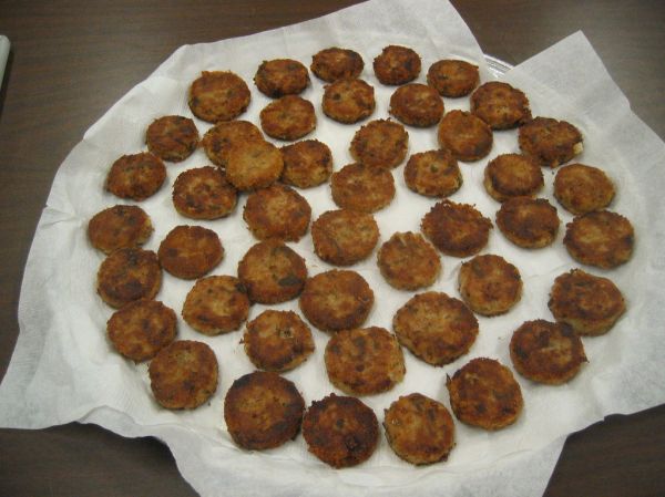 Wed10Nov2004 Wonderful home cooked food at Natalie's 1st Birthday Party - 3