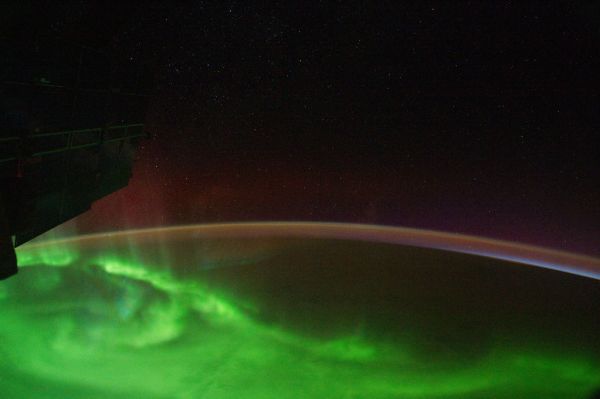Aurora Australis and Airglow (NASA, International Space Station, 09/18/11)