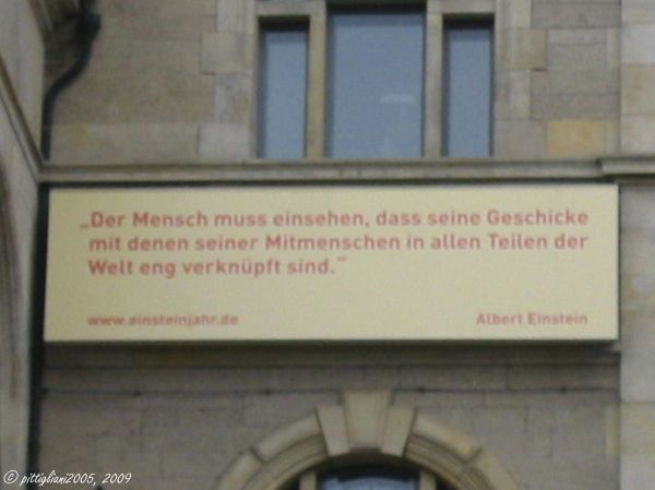 Zitat A. Einstein am Neuen Rathaus / citation A. Einstein at new city hall