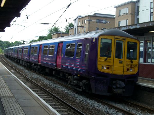First Capital Connect Class 319 383, Elstree & Borehamwood