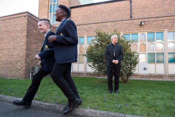 Cardinal Nichols launches Lenten Appeal on food poverty at Borehamwood Foodbank