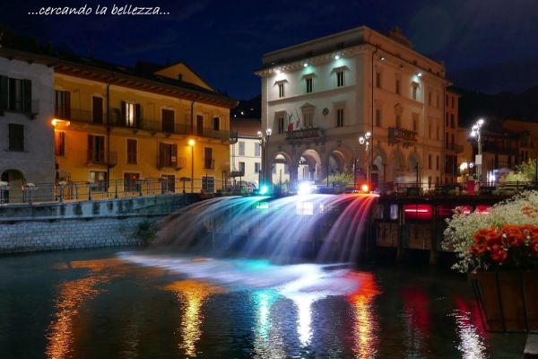 OMEGNA, scorcio. È una cittadina ubicata all’estremità settentrionale del Lago d’Orta, diede i natali a Gianni Rodari, un grande scrittore di testi e poesie per i bambini. Piemonte, ITALIA. EXPLORE 07-02-2023.