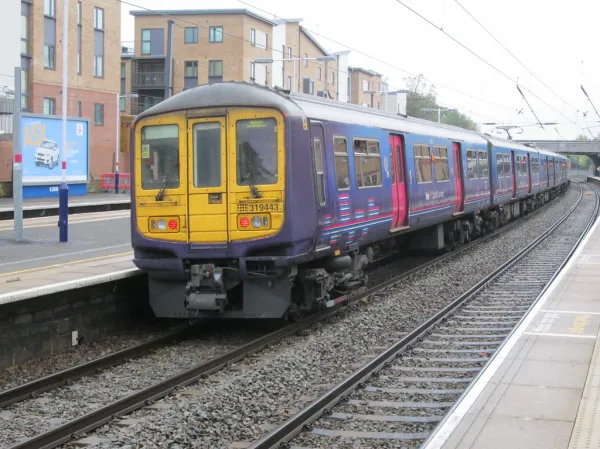 First Capital Connect Class 319, Elstree-Borehamwood
