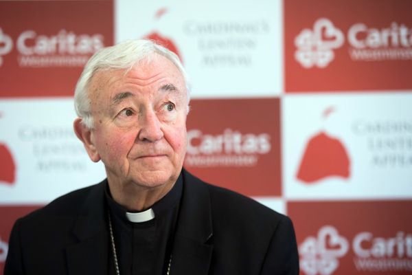 Cardinal Nichols launches Lenten Appeal on food poverty at Borehamwood Foodbank