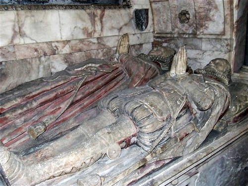 Hertfordshire, Hunsdon - higher status wife ?