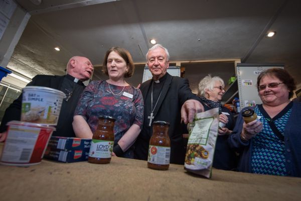 Cardinal Nichols launches Lenten Appeal on food poverty at Borehamwood Foodbank