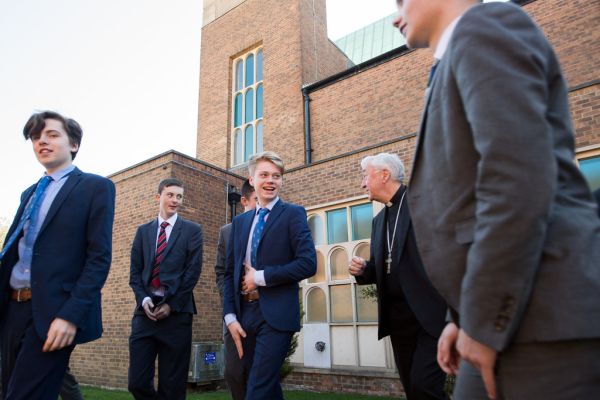 Cardinal Nichols launches Lenten Appeal on food poverty at Borehamwood Foodbank