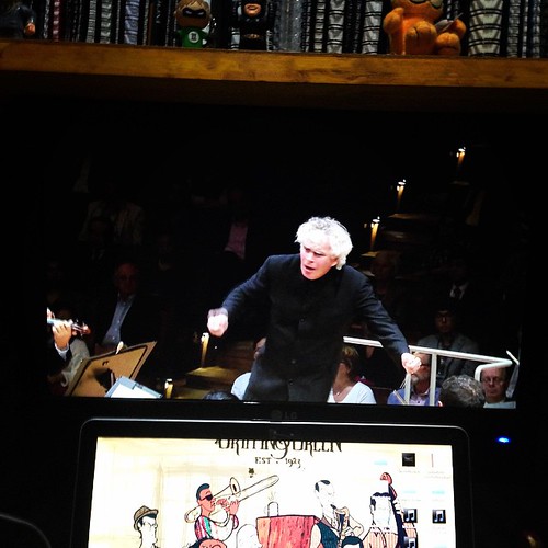A truly 'all in one' master class, Sir Simon Rattle on stage. #berlinerphilharmoniker #berlinerphilharmonie #conductor #conducting #music #elcuartodelruido