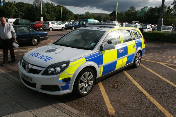 Hertfordshire Police Vauxhall Vectra (OU58 EFM) RPU