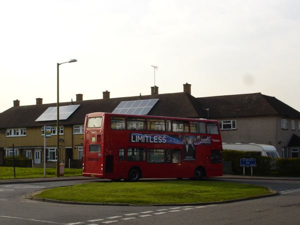 292 at Borehamwood, Rossington Avenue