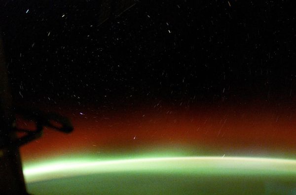 Archive: Multicolored Aurora Australis, Starfield (NASA, International Space Station, 04/30/03)