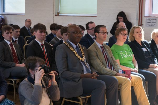 Cardinal Nichols launches Lenten Appeal on food poverty at Borehamwood Foodbank