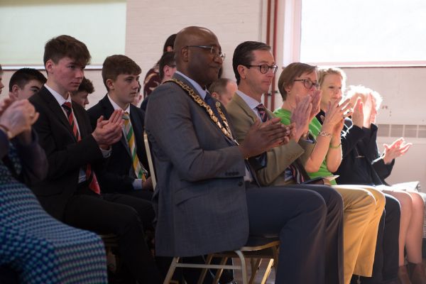 Cardinal Nichols launches Lenten Appeal on food poverty at Borehamwood Foodbank