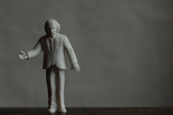 plastic einstein