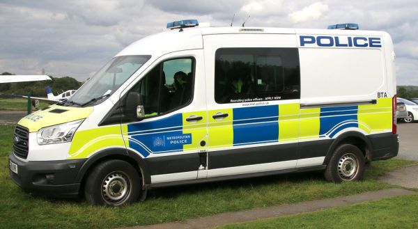 BV16UVR Ford Transit LWB 350 Metropolitan Police Borehamwood 170921
