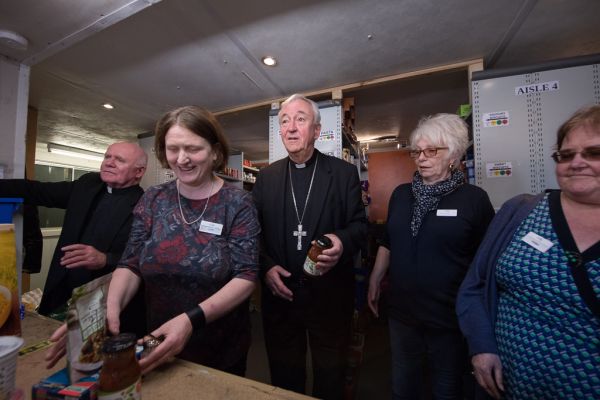 Cardinal Nichols launches Lenten Appeal on food poverty at Borehamwood Foodbank
