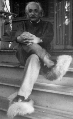 Albert Einstein en chaussons