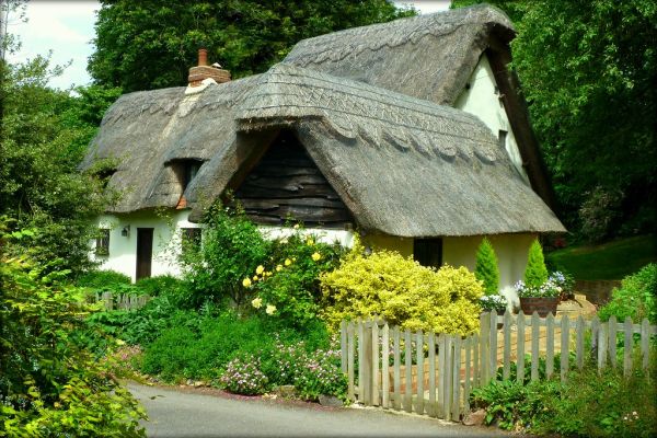 A thatched cottage in Hertfordshire