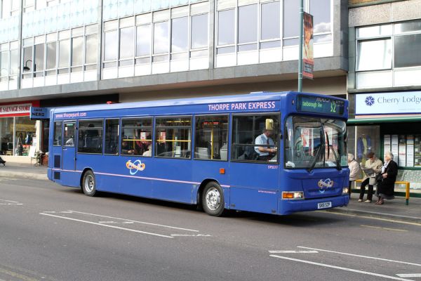 Sullivan Buses DPS577 (SN51SZP) in Borehamwood