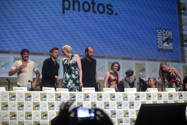 Pedro Pascal, Nikolaj Coster-Waldau, Gwendoline Christie, Rory McCann, Maisie Williams, George R. R. Martin, Natalie Dormer & Sophie Turner