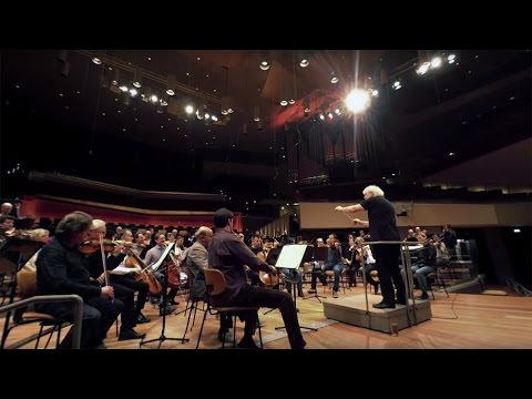 360-degree video – Beethoven: Symphony No. 9 / Rattle · Berliner Philharmoniker (rehearsal)